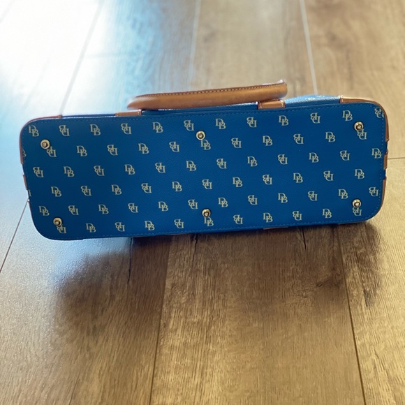 Vintage Dooney & Bourke Handbag & Crossbody - Picture 5 of 5